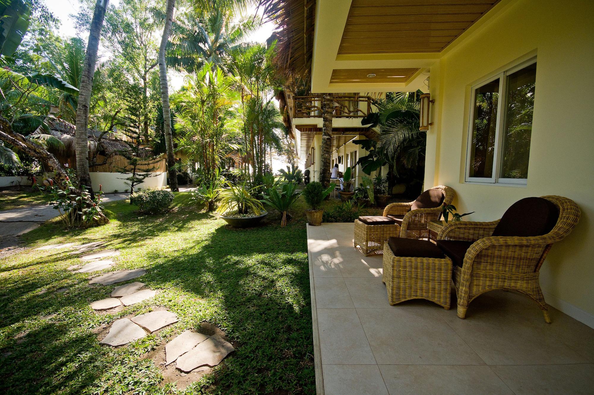 Mike'S Dauin Dive Resort Exterior photo