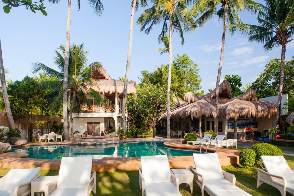 Mike'S Dauin Dive Resort Exterior photo