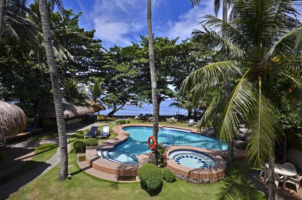 Mike'S Dauin Dive Resort Exterior photo