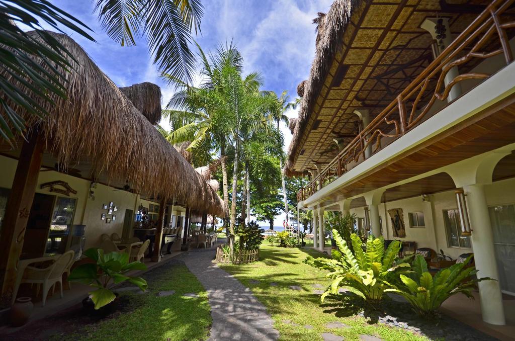 Mike'S Dauin Dive Resort Exterior photo