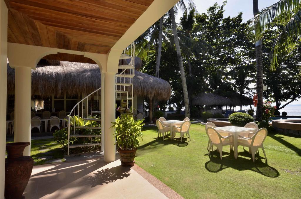 Mike'S Dauin Dive Resort Exterior photo