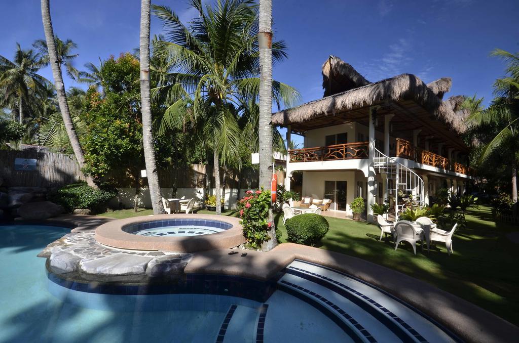 Mike'S Dauin Dive Resort Exterior photo
